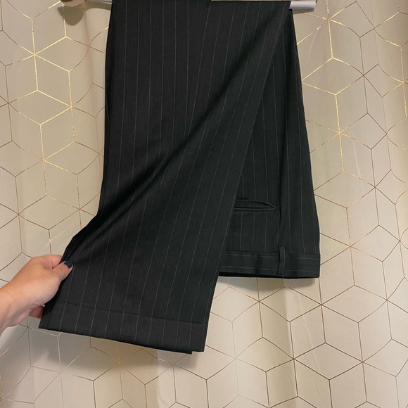 JoS A Bank Suit - Picture 5 of 7